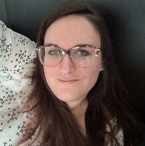 Meet your Posher, Karine